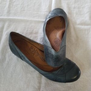 Born Flats...size 8.5